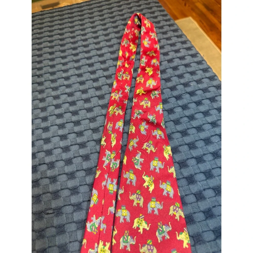 Jos A Banks Executive Collection 100% Silk Tie Hand Sewn Elephant Animal Red